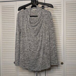 Maurices sz:L Gray/White/Long sleeve Cowlneck w/button